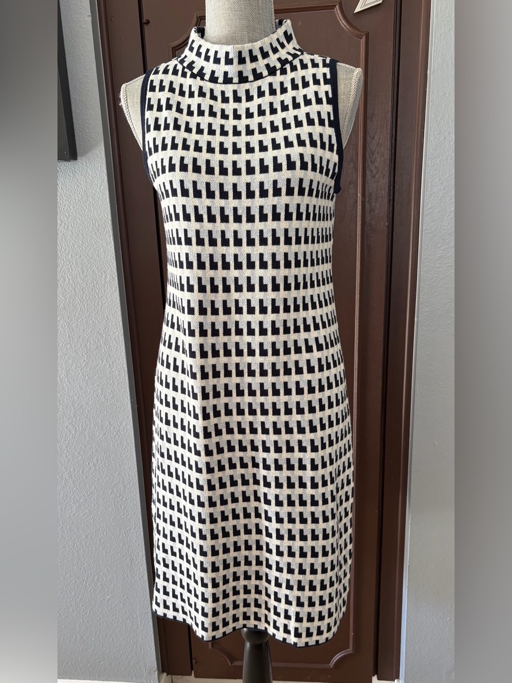 Ann Taylor Factory Mock Neck Geometric Pattern Sleeveless Knit Dress